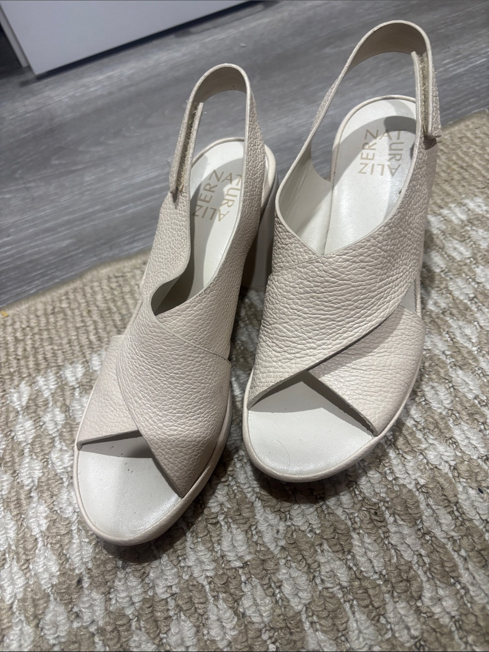 Naturalizer Women's Light Beige Leather Crossband Slingback Heels